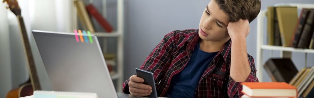 8 astuces pour faciliter la période des devoirs - Familio